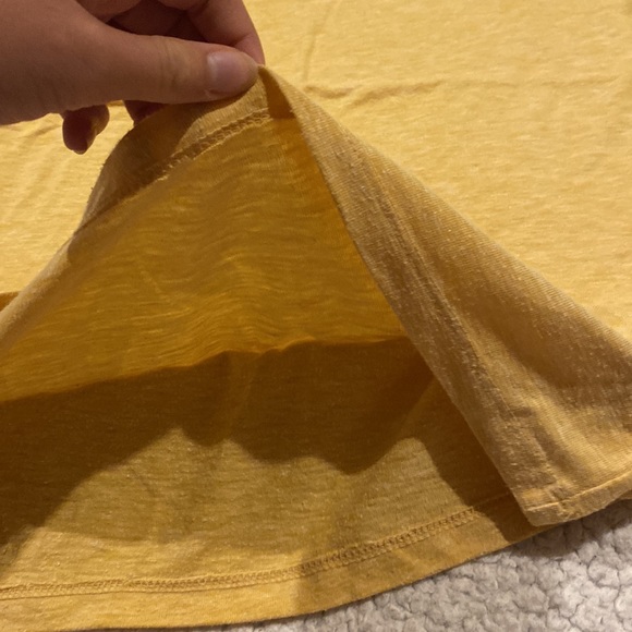 Yellow soft tshirt - Picture 3 of 6